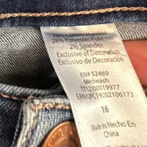 The Scrappy Camper Shorts 16 Denim Upcycled Boho Festival Butterfly Floral OOAK - Picture 10 of 16